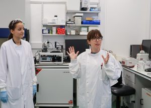 Dr Cinzia Imberti and PhD student Zuzanna Kokoszka